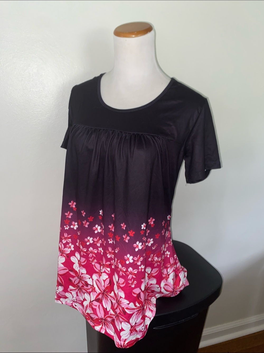 Women’s Black to Pink Floral Ombre Short Sleeve Top